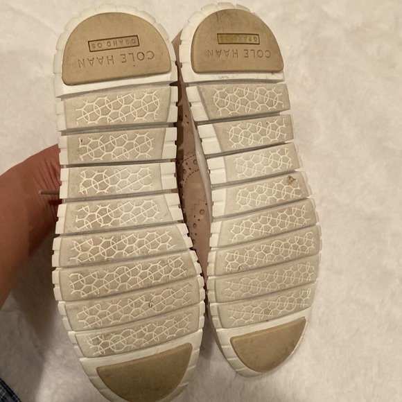 Cole Haan Zerogrand wingtip oxfords, beige leather, Sz 5B - Picture 5 of 5